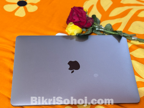 Apple MacBook Air i5 13-inch 2018 Used From South Korea